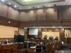Sidang Tuntutan Budi Said dalam Kasus Emas Antam Diundur